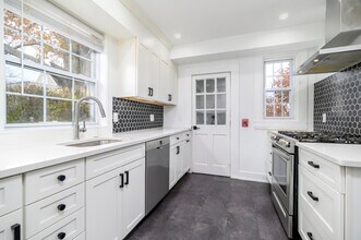 58 Post Rd in Fairfield, CT - Building Photo - Building Photo