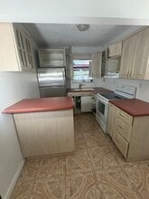 2238 Monroe St in Hollywood, FL - Foto de edificio - Building Photo