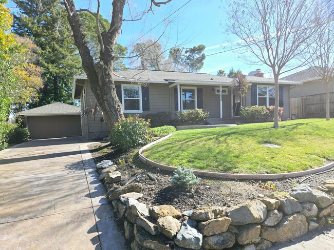 2480 Encinal Dr in Walnut Creek, CA - Building Photo - Building Photo