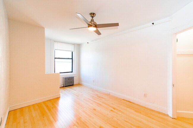 53 Hemenway St, Unit 9 in Boston, MA - Building Photo - Building Photo