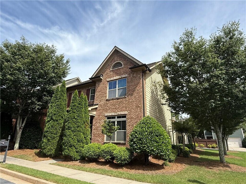 497 Ravenbrook Ln in Suwanee, GA - Building Photo