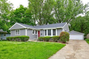 2928 Vine St in West Des Moines, IA - Building Photo