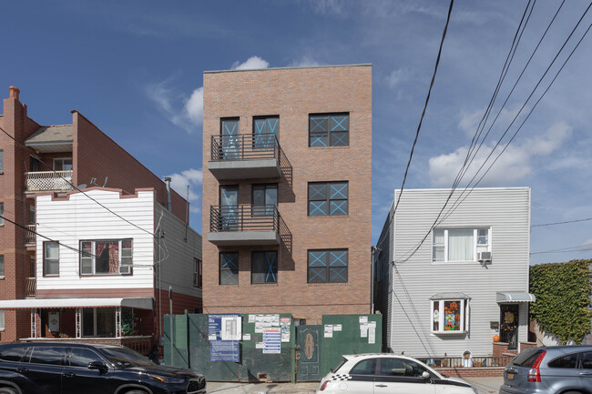 106-25 50th Ave in Flushing, NY - Foto de edificio - Building Photo