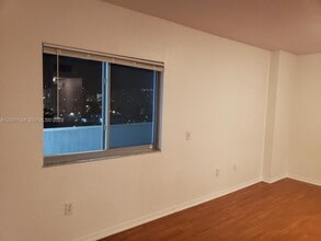 36 NW 6th Ave, Unit 906 in Miami, FL - Foto de edificio - Building Photo