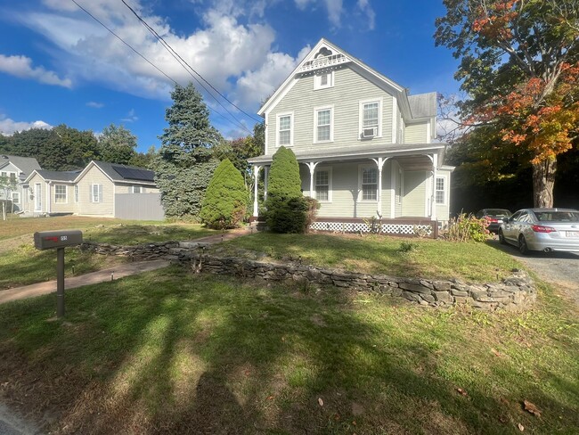 155 Hill St in Leominster, MA - Building Photo - Building Photo