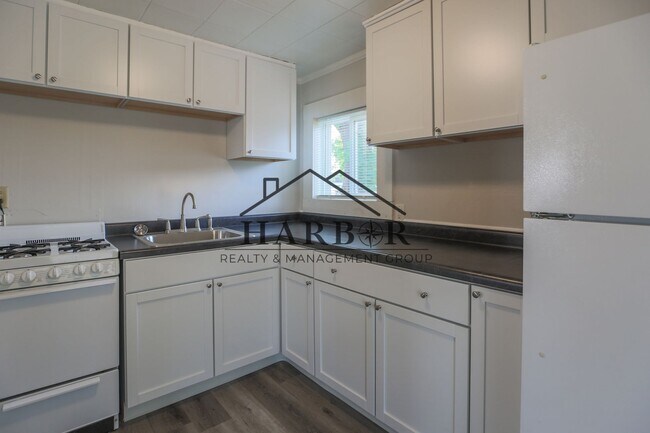 property at 212 7th St NW