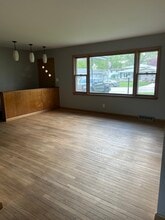 2010 Richard St in Aurora, IL - Foto de edificio - Building Photo