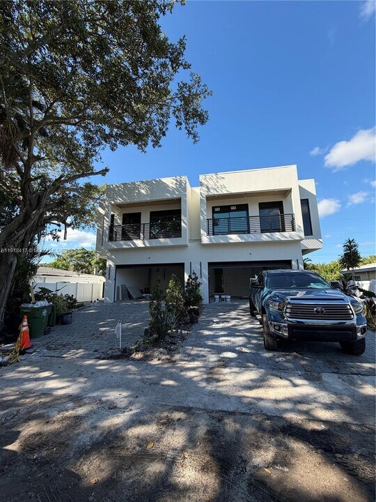 1337 NE 13th Ave in Fort Lauderdale, FL - Building Photo