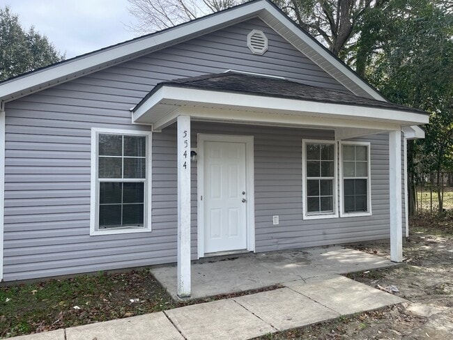 property at 5544 Banyan Trace Dr