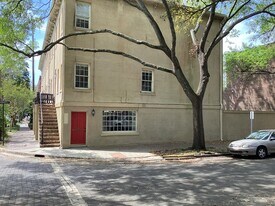 431 Barnard St in Savannah, GA - Building Photo