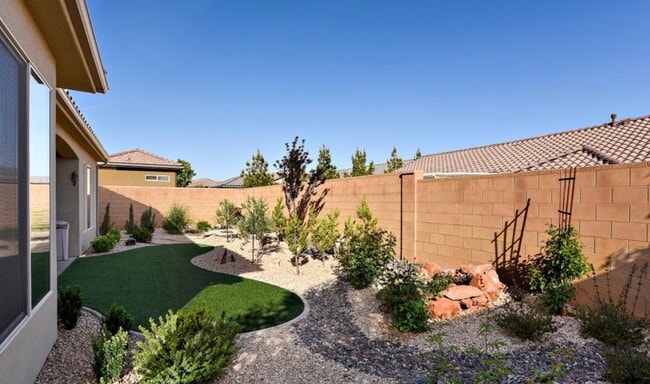 1556 W Songbird Dr in Saint George, UT - Building Photo - Building Photo