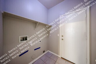 13874 W Wilshire Dr in Goodyear, AZ - Building Photo - Building Photo