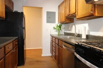63 Niles Hill Rd in New London, CT - Building Photo - Building Photo