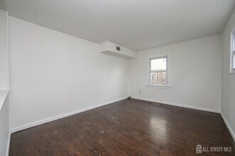 438 Belgrade St in Woodbridge Township, NJ - Building Photo - Building Photo