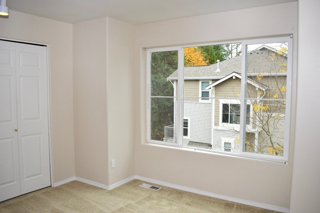 14178 SW Barrows Rd in Portland, OR - Building Photo