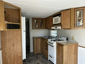 17031 US-301 in Dade City, FL - Building Photo - Building Photo