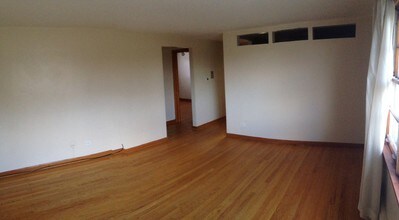 3556 N Nagle Ave-Unit -Apartment 2W in Chicago, IL - Building Photo - Building Photo