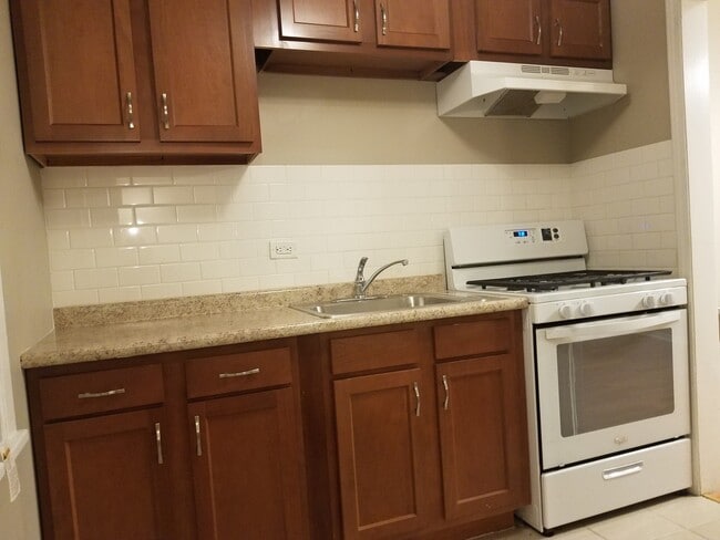 244 E 92nd St in Chicago, IL - Building Photo - Building Photo