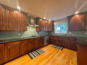 44 Rockridge Rd in Waltham, MA - Building Photo - Building Photo