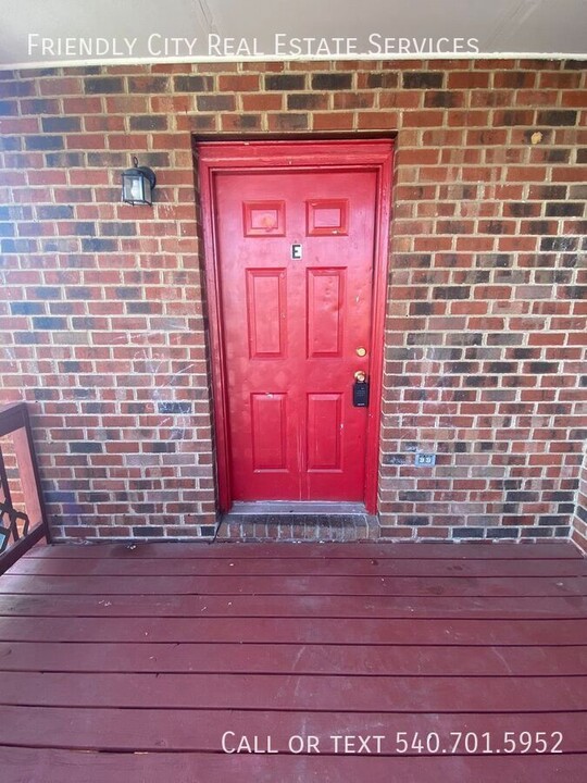 524 Norwood St-Unit -E in Harrisonburg, VA - Building Photo