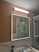 360 W Wellington Ave, Unit 17E in Chicago, IL - Building Photo