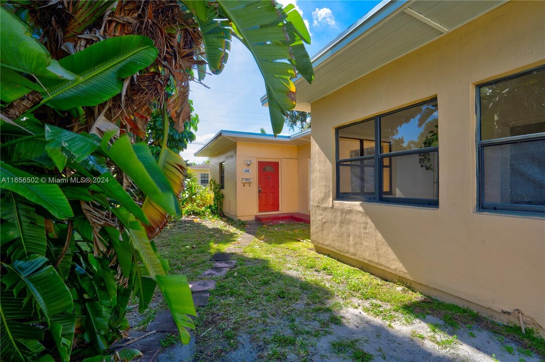 226 NE 111th St in Miami, FL - Building Photo