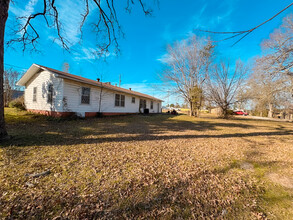 4906 Judson Rd in Longview, TX - Foto de edificio - Building Photo