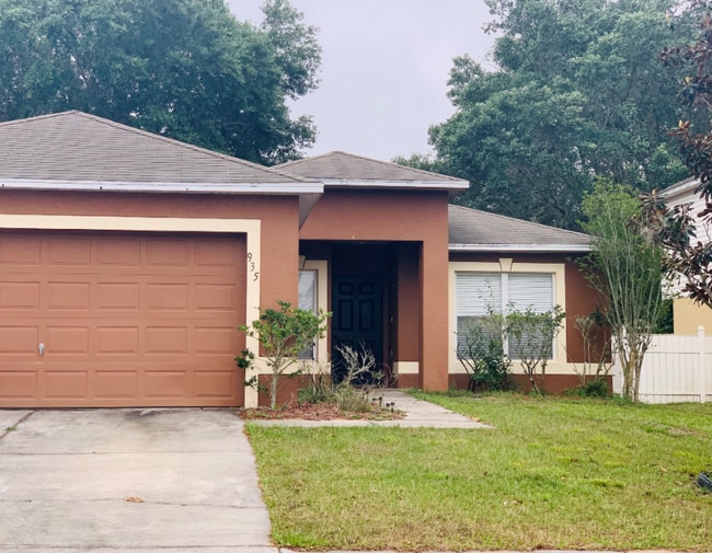 property at 935 Vanderbilt Dr
