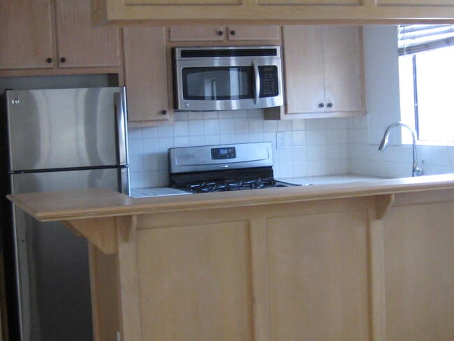 512 Geneva Ave, Unit AUD in Huntington Beach, CA - Foto de edificio - Building Photo