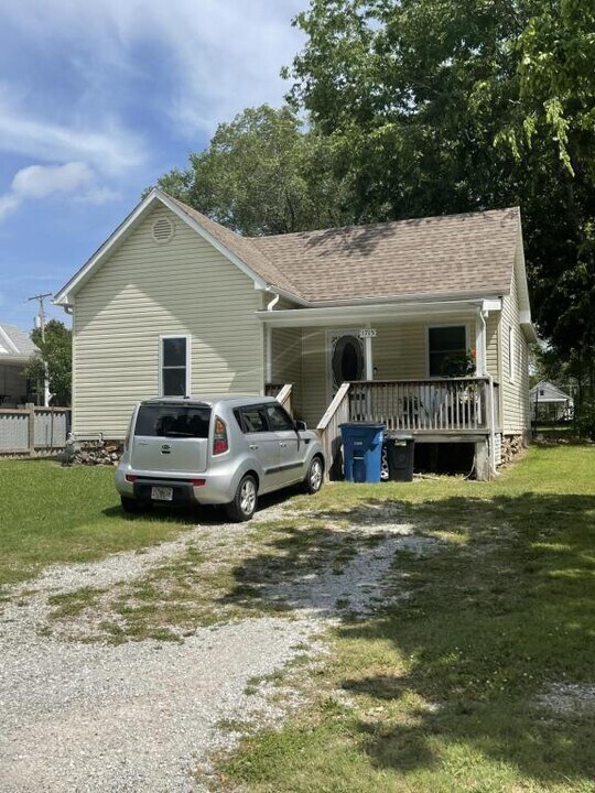 1715 W A St in Joplin, MO - Building Photo