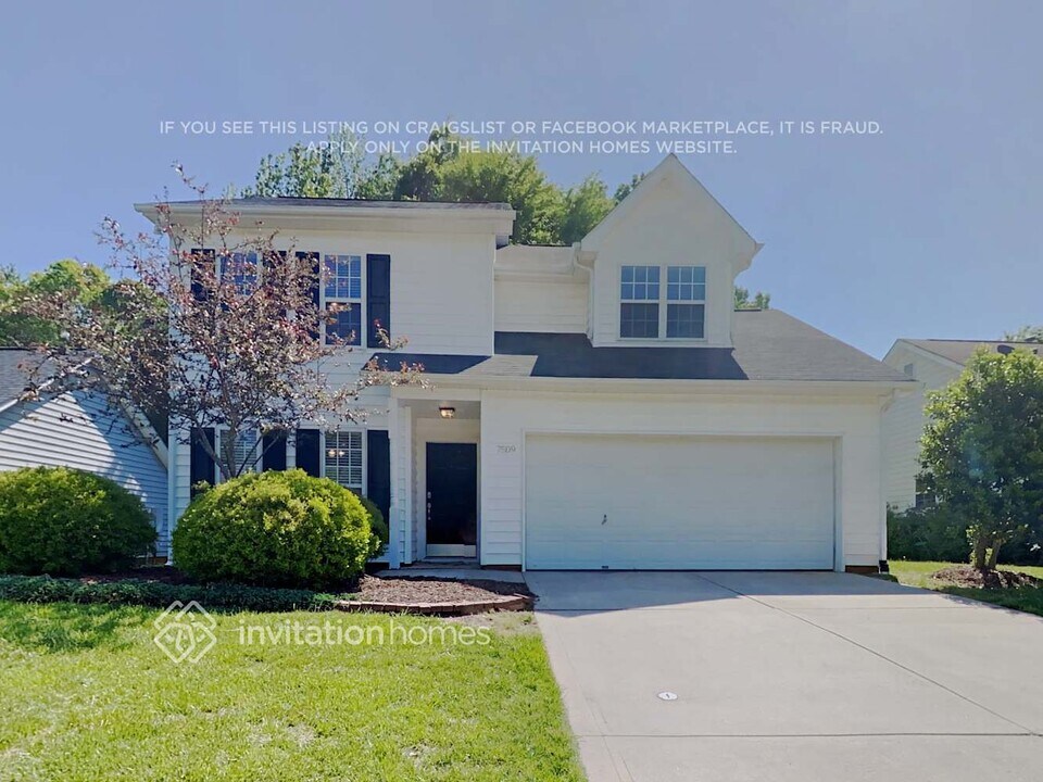 7509 Starvalley Dr in Charlotte, NC - Building Photo