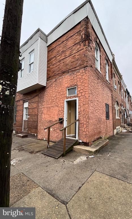 property at 528 E Willard St