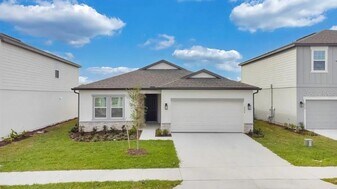2034 Derwent Dr in Davenport, FL - Building Photo