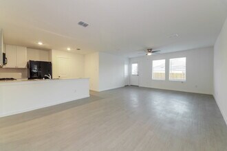 100 Wren Wy in Balch Springs, TX - Building Photo - Building Photo