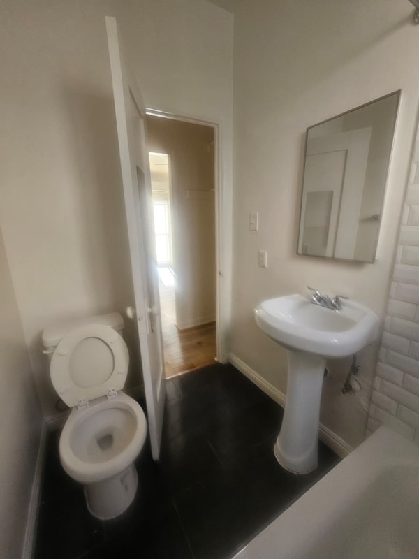 806 N Poinsettia Pl in Los Angeles, CA - Building Photo - Building Photo