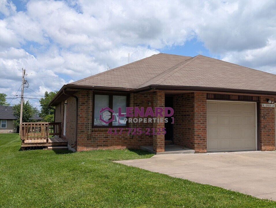2955 W Roxbury St in Springfield, MO - Building Photo
