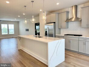 1745 Riverbluff Ave in Dumfries, VA - Building Photo - Building Photo