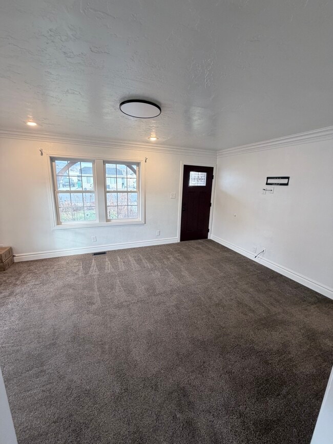 306 E 900 N in Lehi, UT - Foto de edificio - Building Photo