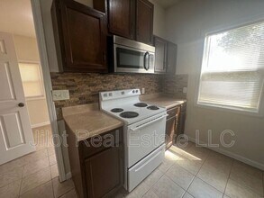 1366 Clermont Ave in East Point, GA - Building Photo - Building Photo