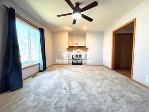 330 NE Cardinal Ln, Unit 3 in Waukee, IA - Building Photo - Building Photo