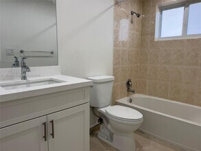 7700 Camino Real in Miami, FL - Building Photo - Building Photo