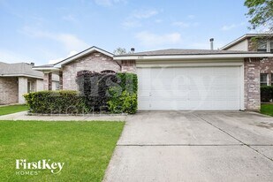 8771 Cove Meadow Ln in Fort Worth, TX - Building Photo