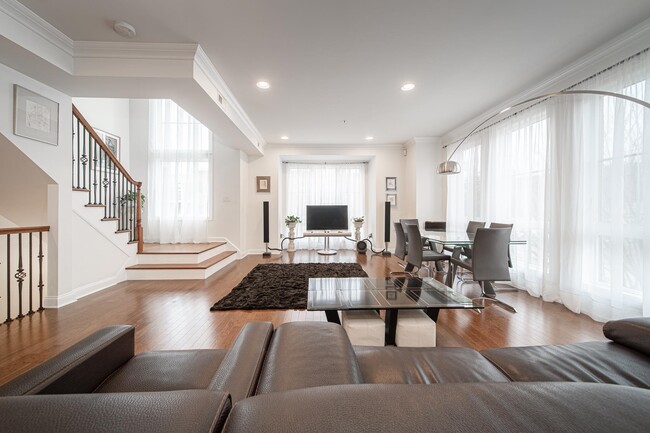 property at 11 Washington Pl