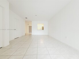 541 NE 4th Ln in Florida City, FL - Building Photo