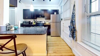 1902 W Berteau Ave in Chicago, IL - Building Photo - Building Photo