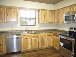 323 Top Hill Dr in Tyler, TX - Building Photo - Building Photo