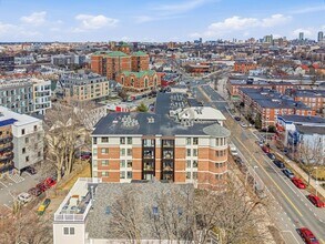 533 Cambridge St in Boston, MA - Building Photo - Building Photo