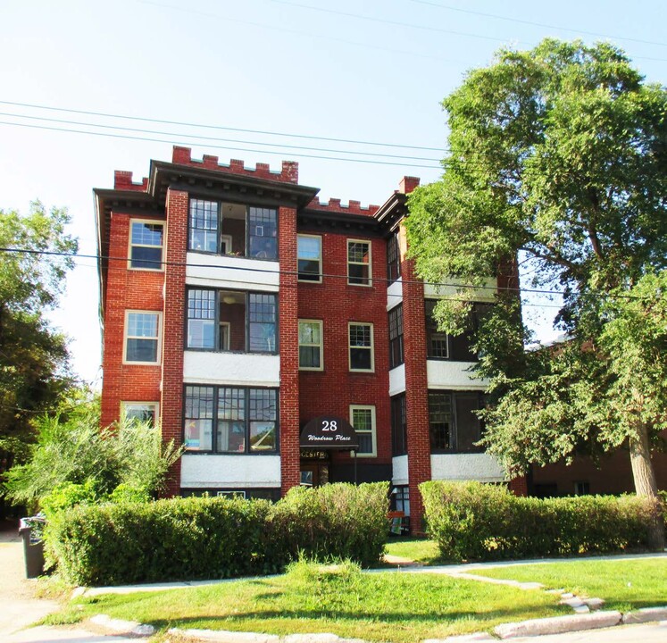 28 Woodrow Pl in Winnipeg, MB - Building Photo