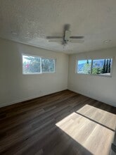 10420 Commerce Ave, Unit 1 in Tujunga, CA - Foto de edificio - Building Photo