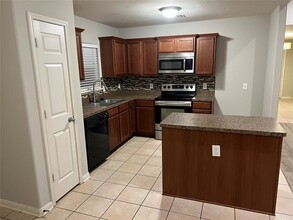 107 Cowpoke Ct in Newark, TX - Building Photo - Building Photo